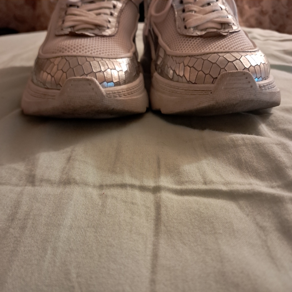 *Final Price* Schutz Sneakers Women's 8 Silver White Chunky Platform Snakeskin - Picture 6 of 6